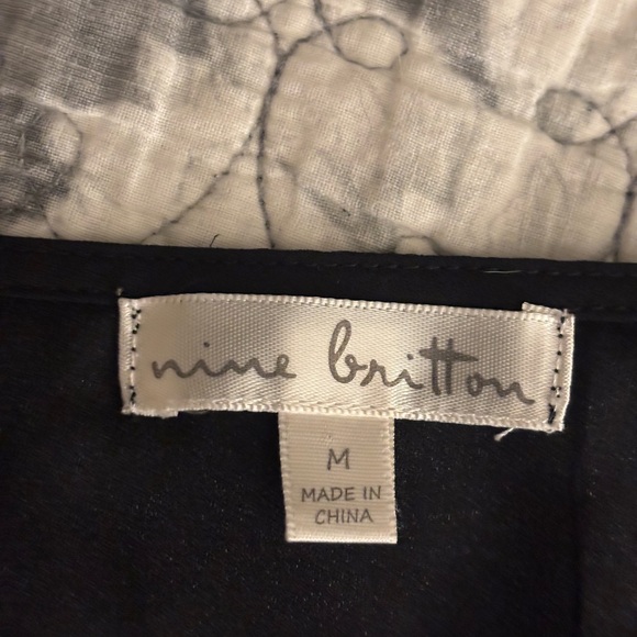 Nine Britton Black Floral Blouse - Picture 3 of 4